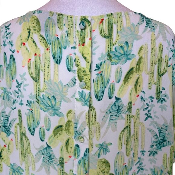 Torrid Abbey Georgette Button Back Blouse Cactus Print Womens Size 00 Medium - Picture 10 of 16
